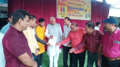 Photo of विधायक डॉ सीतासरन शर्मा से  कलचुरी समाज इटारसी के कार्यकारिणी सदस्यों ने भेंट की.