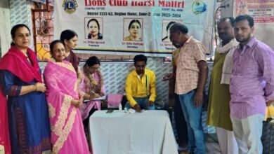 Photo of लायंस क्लब मैत्री द्वारा फ्री डायबिटीज चेकअप कैंप का आयोजन शीतला माता मंदिर में किया गया.