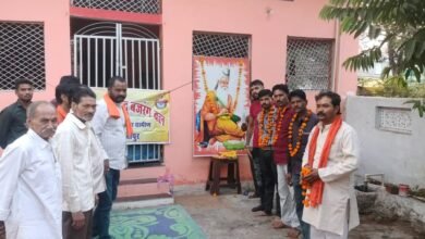 Photo of  महर्षि वाल्मिक जयंती पर विश्व हिंदू परिषद ने मंदिर में वाल्मिक जी की पूजा अर्चना कर किया वाल्मिक बंधुओ का सम्मान.