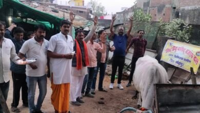 Photo of गोपाष्टमी पर्व पर विश्व हिंदू परिषद ने आम नागरिकों को गौ सेवा का संकल्प दिलाने के साथ  गौ माता का पूजन किया.