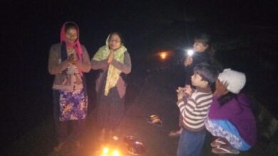 Photo of नहर किनारे दीप प्रज्वलित एवं दीपदान कर बिहारी कॉलोनी वासियों ने देव दीपावली मनाई.