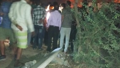 Photo of इटारसी-धोखडा सड़क पर कार ने मोटरसायकल के साथ ही बिजली पोल को टक्कर मारी.