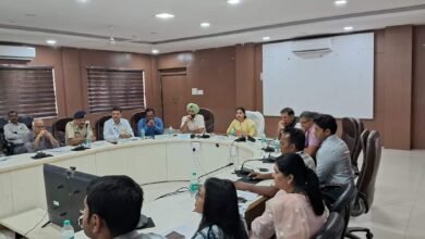Photo of सामान्य प्रेक्षक एवं पुलिस प्रेक्षक ने की चुनावी तैयारी की समीक्षा,सभी अधिकारियों को गंभीरता पूर्वक निर्वाचन कार्य संपादित करने के दिए निर्देश.