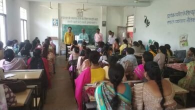 Photo of सिवनीमालवा में मतदान दलों का प्रशिक्षण प्रारंभ – ईडीसी का वितरण जारी,तहसीलदार ने किया प्रशिक्षण का निरीक्षण.