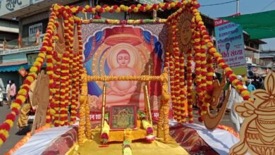 Photo of 24 वे तीर्थंकर भगवान महावीर की जयंती पर जैन समाज द्वारा निकाली गई भव्य शोभायात्रा, हुए विभिन्न धार्मिक एवं सांस्कृतिक कार्यक्रम.