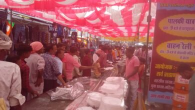 Photo of मजदूरों का नपा में होगा पंजीयन,मजदूर समिति ने मजदूर दिवस पर की घोषणा,जयस्तंभ चौक इटारसी पर सैकड़ो मजदूरों को स्नेहभोज कराया गया .