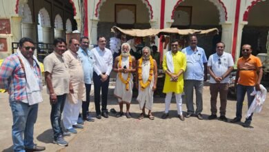 Photo of माहेश्वरी समाज के सदस्यों द्वारा नर्मदा परिक्रमावासीयों का स्वागत किया गया.