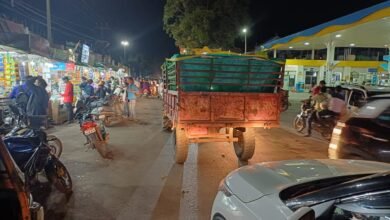 Photo of रेलवे स्टेशन स्थित पेट्रोल पंप के सामने रोड पर प्रतिदिन लगता है जाम.