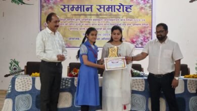 Photo of माध्यमिक शिक्षा मंडल की 12वीं की परीक्षा में प्रवीण सूची में आने पर रेनबो स्कूल की छात्राओं को कलेक्टर ने किया सम्मानित.