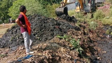 Photo of वार्ड नंबर 1 के पार्षद दिलीप गोस्वामी के प्रयासों से नगर पालिका परिषद इटारसी द्वारा वार्ड नंबर 1 खेड़ापति माता मंदिर से हाउसिंग बोर्ड कॉलोनी तक पूरा नाला साफ करवाया गया.