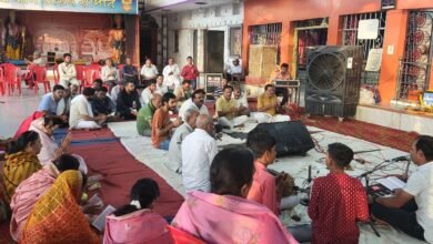 Photo of लोकतंत्र सेनानी स्वर्गीय श्री हरिनारायण अग्रवाल की 34 वी पुण्यतिथि हनुमान धाम मंदिर में धार्मिक परंपरा के अनुसार मनाई गई.