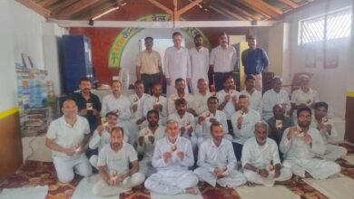 Photo of केन्‍द्रीय जेल नर्मदापुरम में निरुद्ध बंदियों के लिए आर्ट आफ लिविंग संस्‍थान द्वारा चार दिवसीय मेडिटेशन शिविर संपन्‍न.