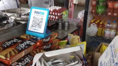 Photo of खुले में बेच रहे थे पराठा चावल और समोसे, अनियमिता पर लगाया 5000 रुपये का अर्थ दंड.