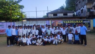 Photo of लक्ष्य क्रिकेट अकादमी द्वारा दिए जा रहे प्रशिक्षण से प्रशिक्षु क्रिकेटरों में आ रहा है निखार,अतिथियों ने दिए फिटनेस और क्रिकेट के टिप्स .