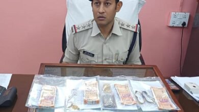 Photo of चचेरा भाई ही निकला आरोपी,सराफा बाजार से हुई 10 लाख 52 हजार रुपये की चोरी का 24 घंटे में खुलासा 3 आरोपी व एक विधि विरुद्ध बालक गिरफ्तार.