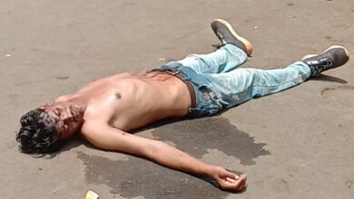 Photo of ब्रेकिंग- न्यूज़// रेलवे स्टेशन मार्ग स्थित शराब दुकान के सामने युवक के साथ जमकर मारपीट.