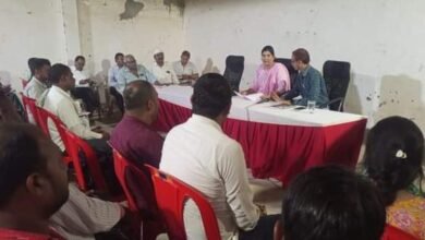 Photo of बाढ़ आपदा के दौरान सावधानी बरतने व आवश्यक व्यवस्थायें सुनिश्चित करने हेतु एसडीएम नीता कोरी ने बैठक ली.