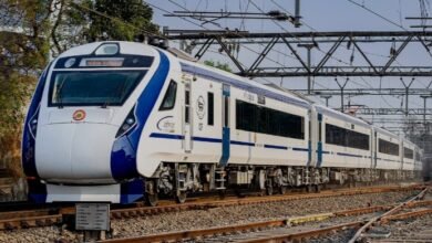 Photo of वंदे भारत ट्रेन में अज्ञात आरोपी ने पत्थर मारा,आरपीएफ घटना की जांच कर रही.