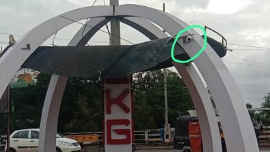 Photo of भक्‍तों एवं शहर की जनता के वाहनों की सुरक्षा के लिए लगाए सीसीटीवी कैमरे,बैस परिवार की ओर से बेटे सुमित बैस एवं बहु नेहा गोल्‍डी बैस की स्‍मृति में दान किए कैमरे. 