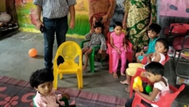 Photo of संभागीय संयुक्त संचालक महिला एवं बाल विकास नर्मदापुरम एच० के० शर्मा ने आंगनबाड़ी केन्द्रों का औचक निरीक्षण किया.