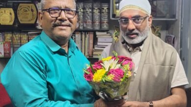 Photo of सांसद श्री दर्शन सिंह चौधरी ने आज शाम इटारसी प्रवास के दौरान वरिष्ठ पत्रकार एवं समाजसेवी श्री प्रमोद पगारे के निवास पर पहुंचकर भेंट की.