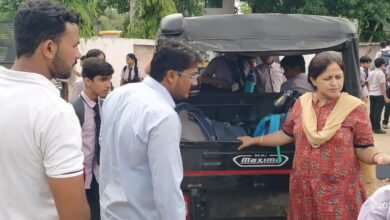 Photo of सिवनी मालवा में आरटीओ की स्कूली वाहनों के ओवरलोडिंग पर बड़ी कार्यवाही,1 बिना परमिट बस सहित 12 वाहनों पर 42000 की चालानी कार्यवाही.