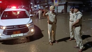 Photo of पुलिस अधीक्षक डॉ गुरकरण सिंह द्वारा आज रात्रि में ग्रामीण एवं शहरी थाना क्षेत्रो का किया औचक निरीक्षण.