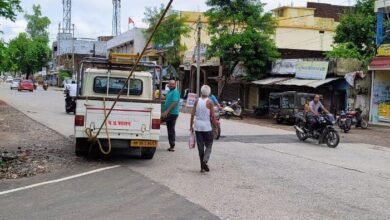 Photo of वार्ड नंबर 1 में गगन-मगन होटल के समीप झूलती केबल की खबर पर बिजली विभाग द्वारा संज्ञान लेते हुए बिजली केबल को दुरुस्त कराया.