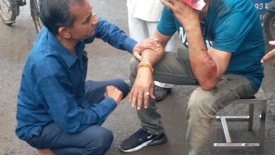 Photo of जीआरपी थाने के जवान केके यादव घायल।