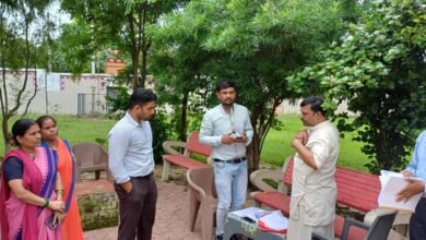 Photo of एसडीएम ने ई केवायसी शिविर का निरीक्षण किया.