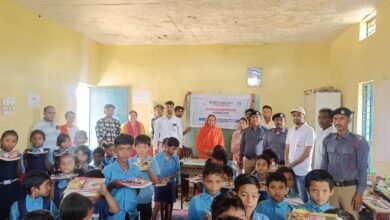 Photo of मानव उत्थान सेवा समिति द्वारा निशुल्क स्टेशनरी वितरित की गई.