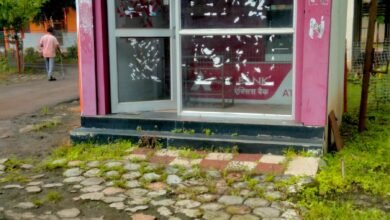 Photo of न्यू यार्ड डीजल शेड में 1 साल से एक्सिस बैंक का एटीएम बंद, रेलवे कॉलोनी के कर्मचारी हो रहे परेशान.