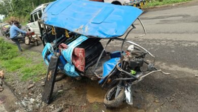 Photo of इटारसी-नेशनल हाइवे ग्यारह मुखी हनुमान मंदिर के समीप पथरौटा में शिवहरे बस ने ऑटो को टक्कर मारी।ऑटो में सवार कुछ यात्री घायल हुये.