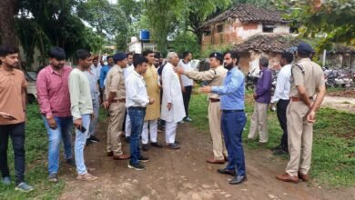 Photo of एसडीओपी कार्यालय को हटाकर सीधी सड़क कराने को लेकर थाने विधायक शर्मा पहुँचे।