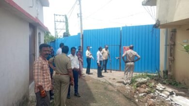 Photo of एसडीएम इटारसी के निर्देश पर ग्राम पंचायत चादौन मे सूअर,पालन का अतिक्रमण हटाया गया.