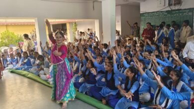 Photo of सरस्वती स्कूल आर्य नगर इटारसी और शासकीय उच्चतर माध्यमिक विद्यालय जमानी के स्कूली बच्चों के बीच कथक नृत्यांगना नयानिका घोष की प्रस्तुतियां संपन्न हुई.