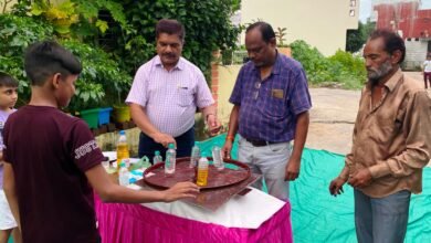 Photo of प्रयोग करके राजेश पाराशर ने दिखाया क्‍यों अपनायें मिट्टी के गणेश,राष्‍ट्रपति सम्‍मान प्राप्‍त राजेश पाराशर ने प्रयोगों से बताई मिट्टी की वैज्ञानिक महिमा.