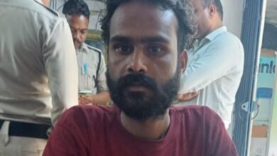 Photo of मूर्तिकार की पत्नी हुई लापता,पत्नी की खोज में दर दर भटक रहा मूर्तिकार.