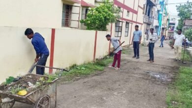 Photo of नवरात्रि के पूर्व वार्ड क्रं 19 में सफाई व्यवस्थाओ का पार्षद राहुल प्रधान ने जायजा लिया एवं एवं सफाई से संबंधित शिकायतों का स्वयं उपस्थित होकर किया निराकरण.