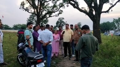 Photo of दशहरा उत्सव व्यवस्था को लेकर आयोजन समिति प्रशासन ने किया हरदौल बाबा मैदान का निरीक्षण,मैदान पर होगा 61 फिट ऊंचे रावण का दहन.