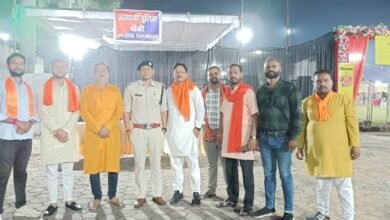 Photo of विहिप बजरंग दल इटारसी द्वारा दैनिक भास्कर के प्लेटिनम रिजॉर्ट मे चल रहे गरबा महोत्सव में की जा रही है गैर हिन्दुओं की जांच.