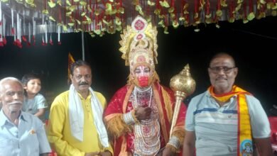 Photo of हिंदू धर्म ग्रंथ रामायण के रचयिता एवं आदि कवि श्री महर्षि वाल्मीकि जी की जयंती पर्व पर तीन बांग्ला इटारसी स्थित महर्षि वाल्मीकि इच्छापूर्ति हनुमान मंदिर पर श्री हनुमंत कथा का आयोजन संपन्न हुआ.