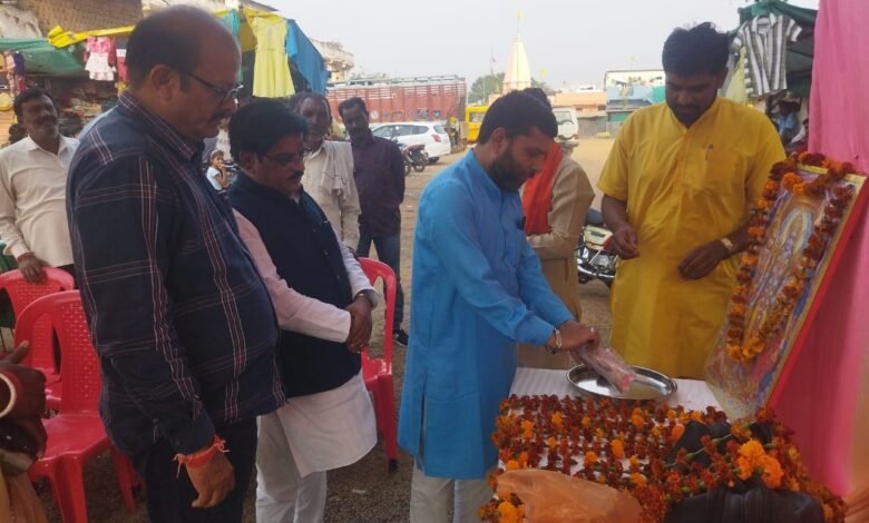 Photo of विश्व हिंदू परिषद ने गोपाष्टमी पर की गोमाता की महाआरती अन्नकूट गोचरण। नगरवासियों ने किया गोमाता का पूजन।