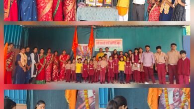 Photo of अमर शहीद वीरांगना रानी अवंती बाई लोधी को बच्चों ने दी श्रद्धांजलि। रानी अवन्ती बाई संस्था मे बलिदान दिवस मनाया गया।
