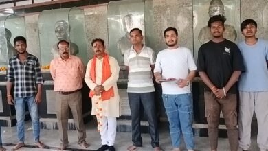 Photo of 23 मार्च बलिदान दिवस कितने ही बलिदानों से हमे स्वतंत्रता मिली ज्ञात कराता है-विहिप, विश्व हिंदू परिषद ने बलिदान दिवस पर भगत सिंह,सुखदेव, राजगुरु की प्रतिमा पर पुष्प अर्पित कर किया नमन।