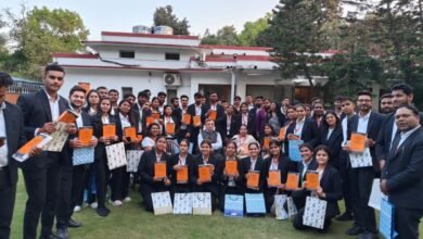 Photo of भोपाल के कैरियर लॉ कॉलेज के 62 स्टूडेंट्स ने मध्य प्रदेश के पूर्व एडवोकेट जनरल और राज्यसभा सांसद श्री विवेक कृष्ण तनखा से विधिक मार्गदर्शन प्राप्त किया.