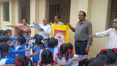 Photo of पीएम श्री शासकीय कन्या उच्चतर माध्यमिक विद्यालय सूरज गंज इटारसी में हमारा विद्यालय हमारा स्वाभिमान कार्यक्रम के तहत छात्राओं को शपथ दिलाई.