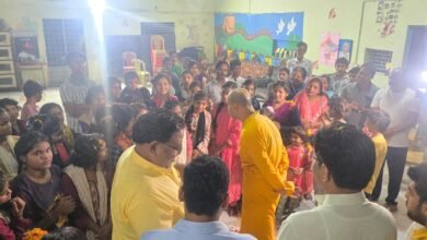 Photo of नर्मदा जल पर 1800 दिन जीवन यापन करने वाले दादा गुरु का इटारसी आगमन .