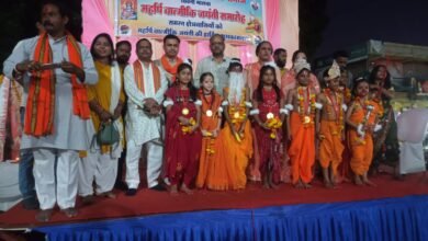 Photo of महर्षि वाल्मीकि ने संसार को भगवान श्रीराम के उदात प्रेरक चरित्र का प्राकट्य कराया = जितेंद्र सिंह चौहान। विश्व हिंदू परिषद ने हर्षौल्लास मनाई वाल्मीकि जयंती.