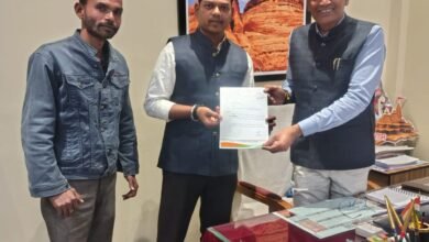 Photo of वार्ड क्रं 19 में कचरा डंप करने हेतु हो रही समस्याओं को लेकर पार्षद राहुल प्रधान ने नगरपालिका अध्यक्ष श्री पंकज चौरे जी को ज्ञापन देकर समस्या के समाधान की मांग की।